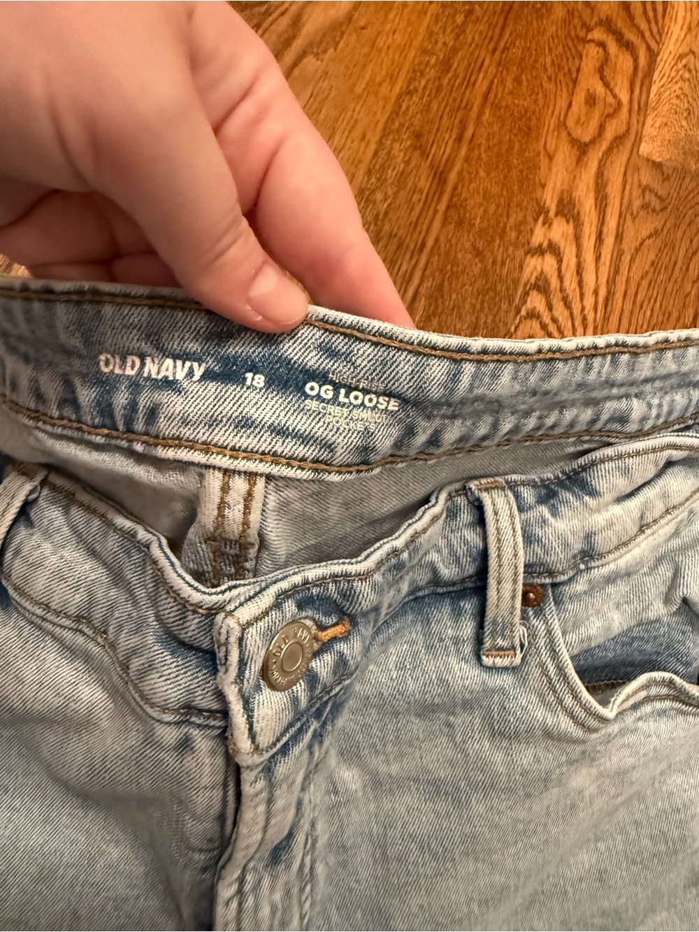 Old Navy Womens High Rise OG Loose Acid wash Straight leg Jeans size 18 - Picture 3 of 5